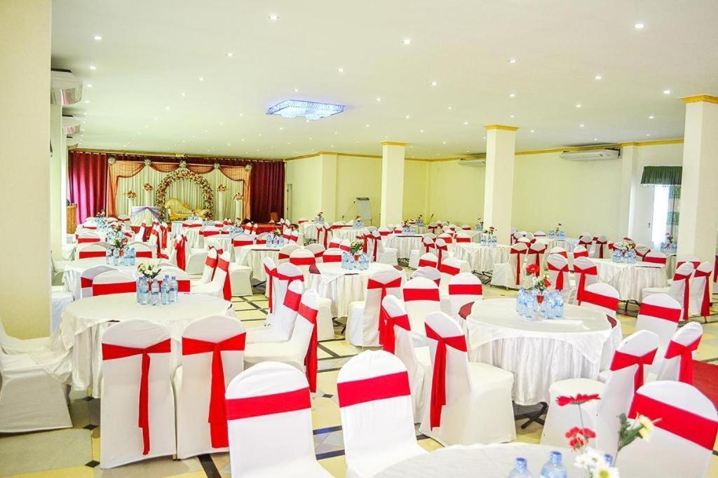 Green Grass Hotel & Restaurant Джафна Екстериор снимка
