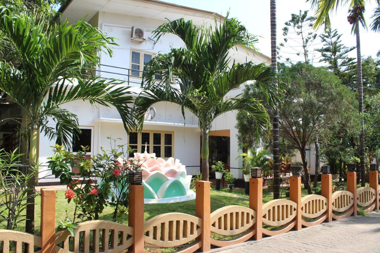Green Grass Hotel & Restaurant Джафна Екстериор снимка